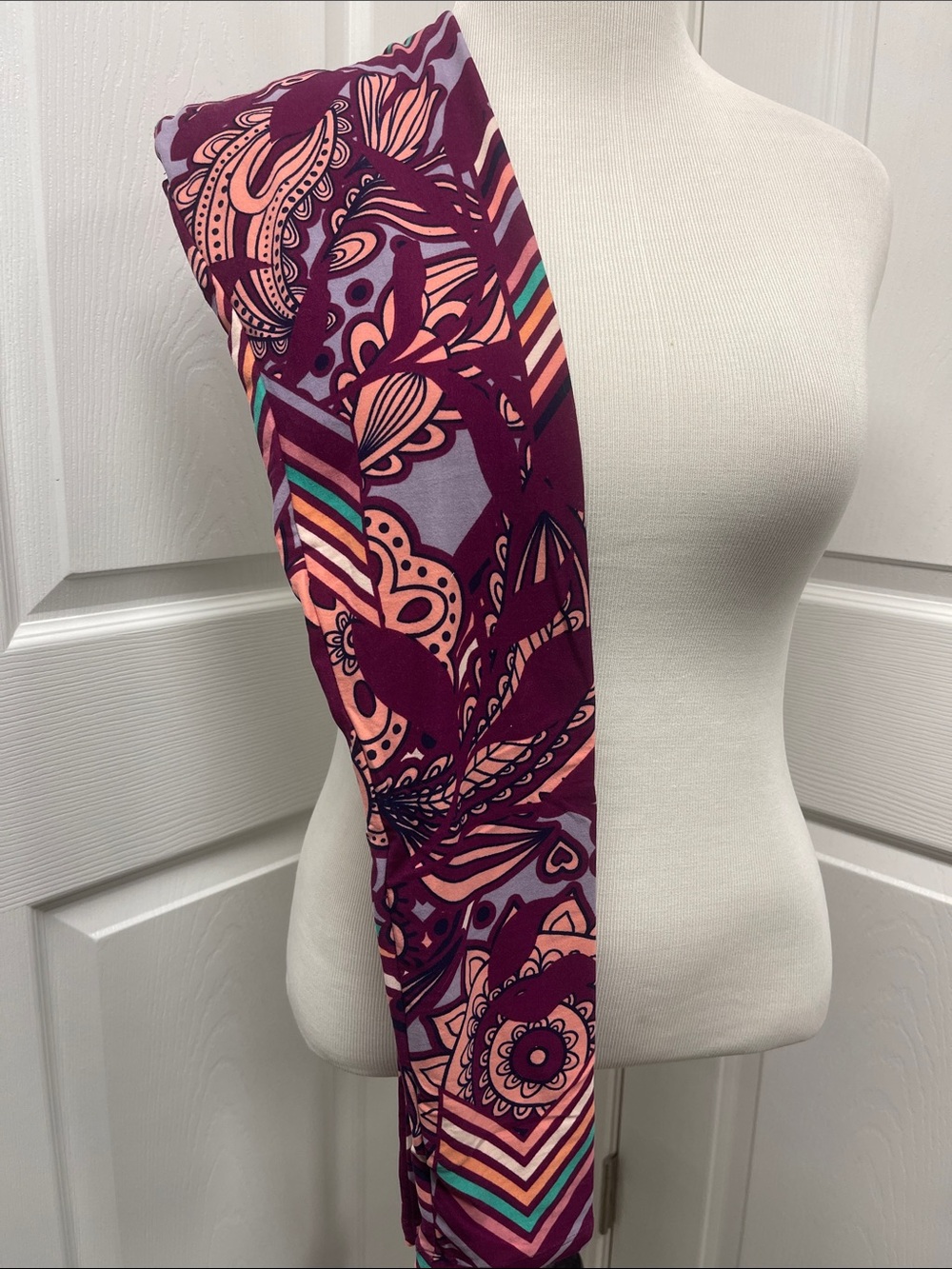 LuLaRoe New OS One Size Geometric Leggings NWT